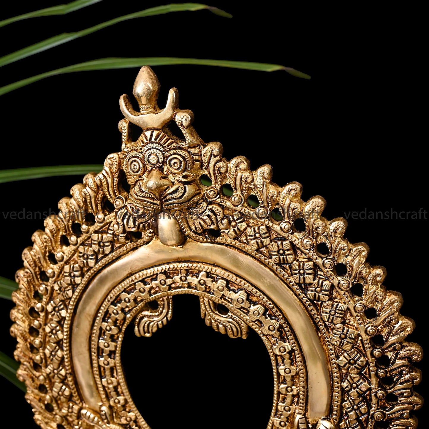Brass Singhasan With Prabhavali Craft