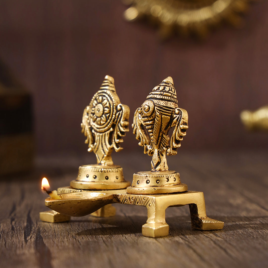 BRASS SHANKH CHAKRA WITH DIYA (3 INCH)