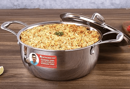 வொண்டர்செஃப் நிஜெல்லா ட்ரை-பிளை ஸ்டெயின்லெஸ் ஸ்டீல் 20 செ.மீ கேசரோல் | 3 லிட்டர் | 2.6மிமீ தடிமன் | இண்டக்ஷன் பேஸ் | அனைத்து சமையல் பாத்திரங்களுடனும் இணக்கமானது | ரிவெட்டட் கூல்-டச் ஹேண்டில் | 10 வருட உத்தரவாதம்