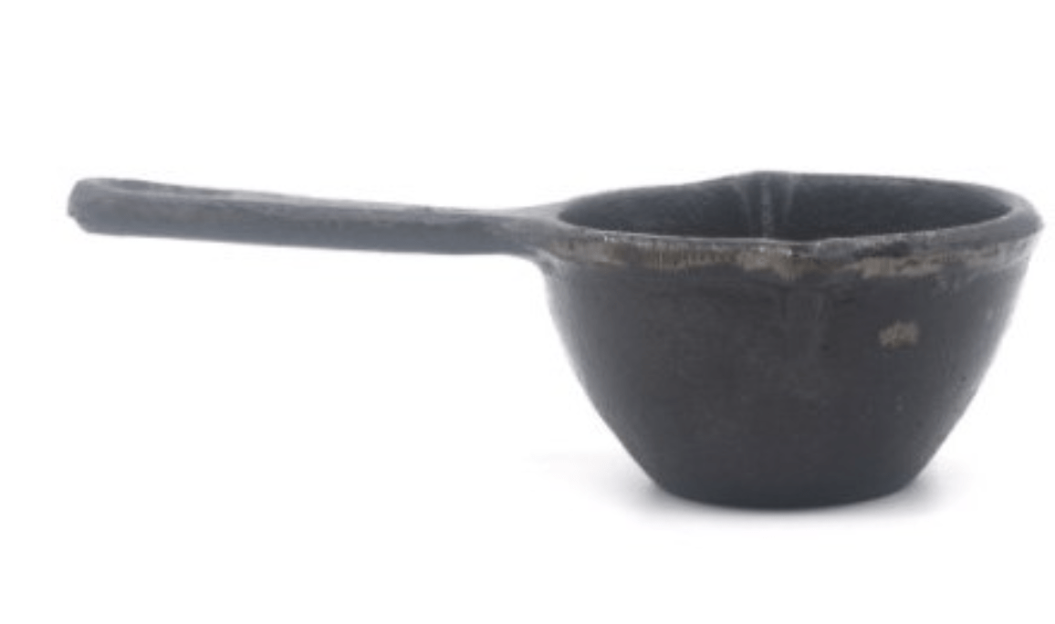 CAST IRON TADKA MAKER WITH HANDLE