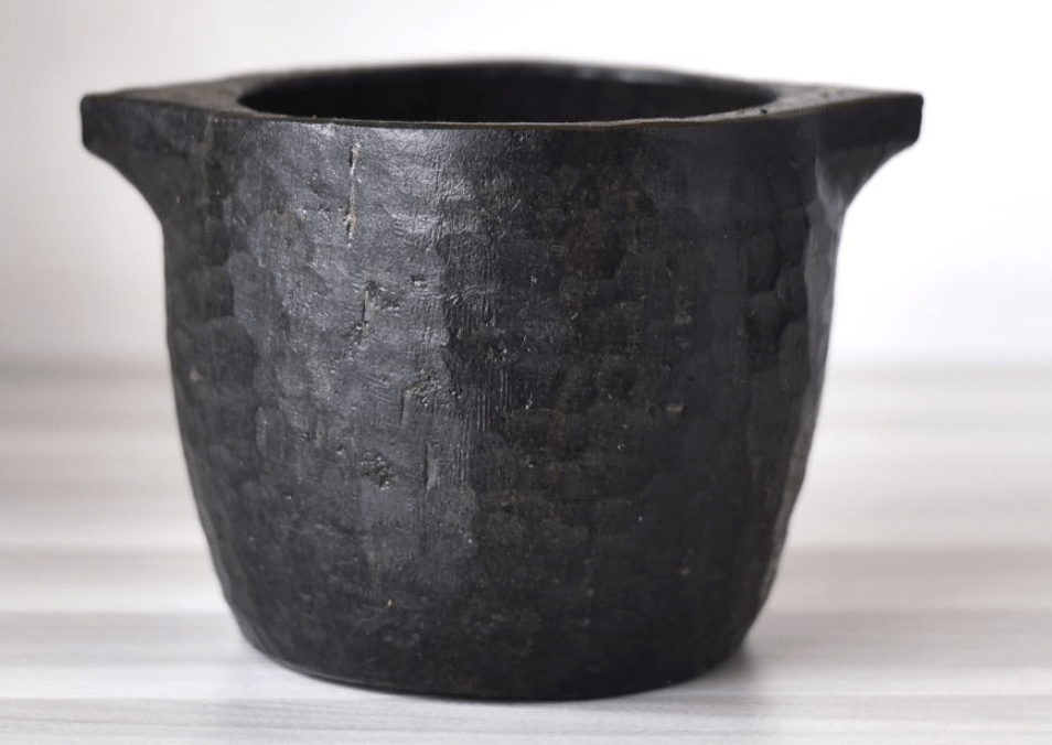 SEASONED SOAPSTONE COOK POTS