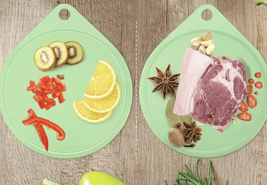 Plastic Cutting Board/Firm Grip, Serrated Edges, BPA-Free