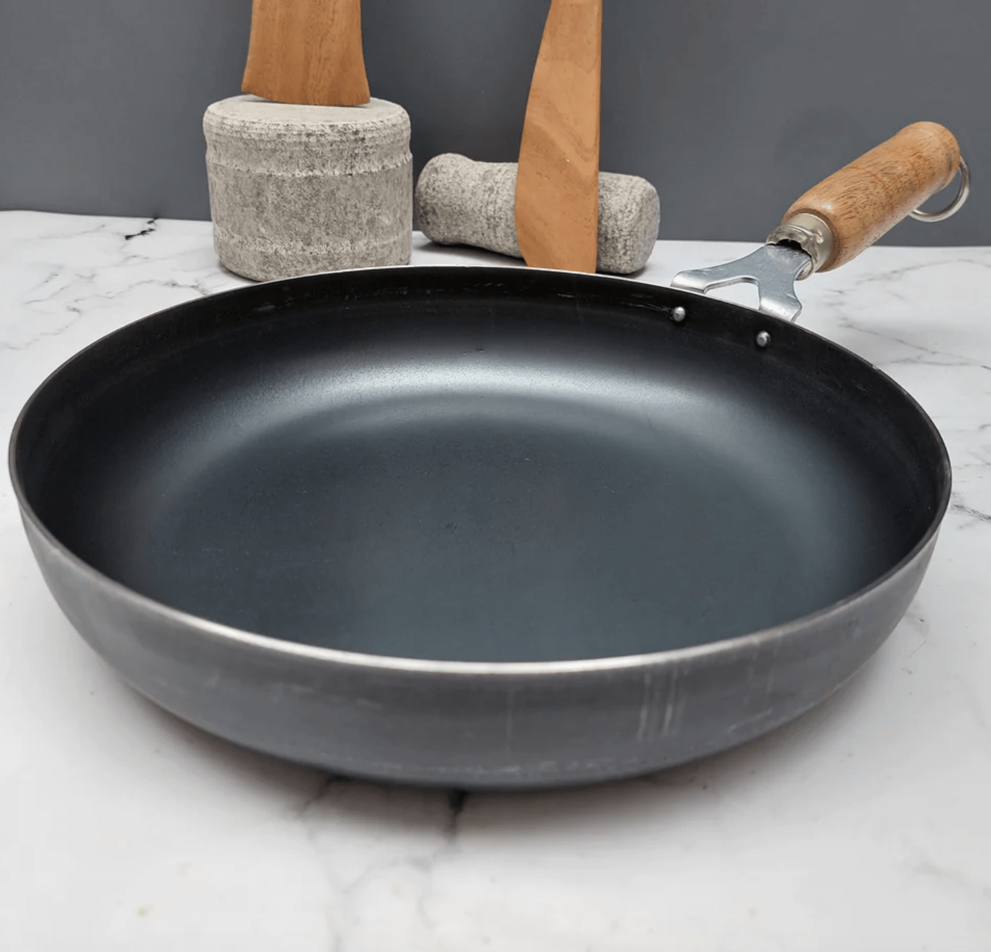 PURE IRON FRY PAN