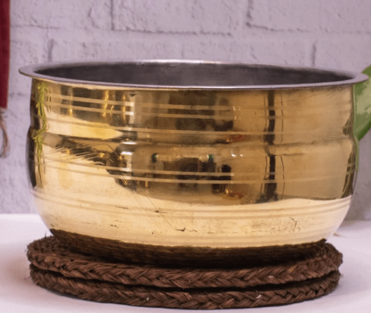 BRASS COOKING POT: VAANA