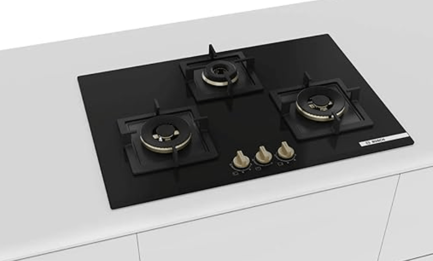 Bosch பில்ட் இன் கேஸ் ஹாப் கருப்பு டெம்பர்டு கிளாஸ் கண்ணாடி 3 பர்னர் ஆட்டோ இக்னிஷன் 75 செ.மீ முழு பித்தளை 3D ரிங் பர்னர்கள் மேட் கருப்பு வெப்பக் கவசங்கள் & வார்ப்பிரும்பு பான் ஆதரவுகள் (PND7B6G20I)