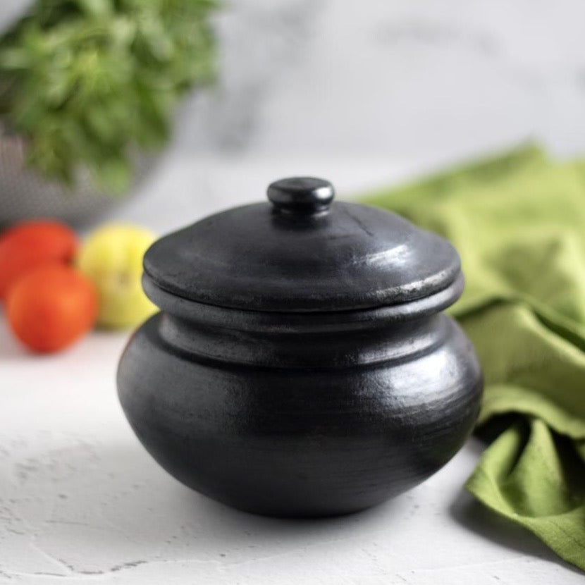 Velanstore Small Blackened Clay Cook and Serve Pot
