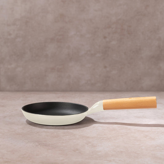 No. 6 Enamel Cast Iron Pan (16cm)