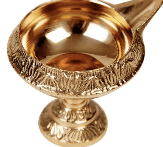 Brass Kubeeran Vilakku - Traditional Indian Oil Lamp for Home Decor