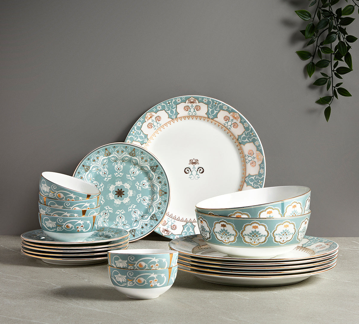 India Circus Regal Romance Dinner Set (Pack of 20), For Family of 6 ...