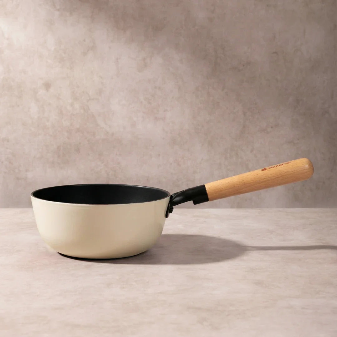 No. 7 Enamel Cast Iron Sauce Pan (1.3L)