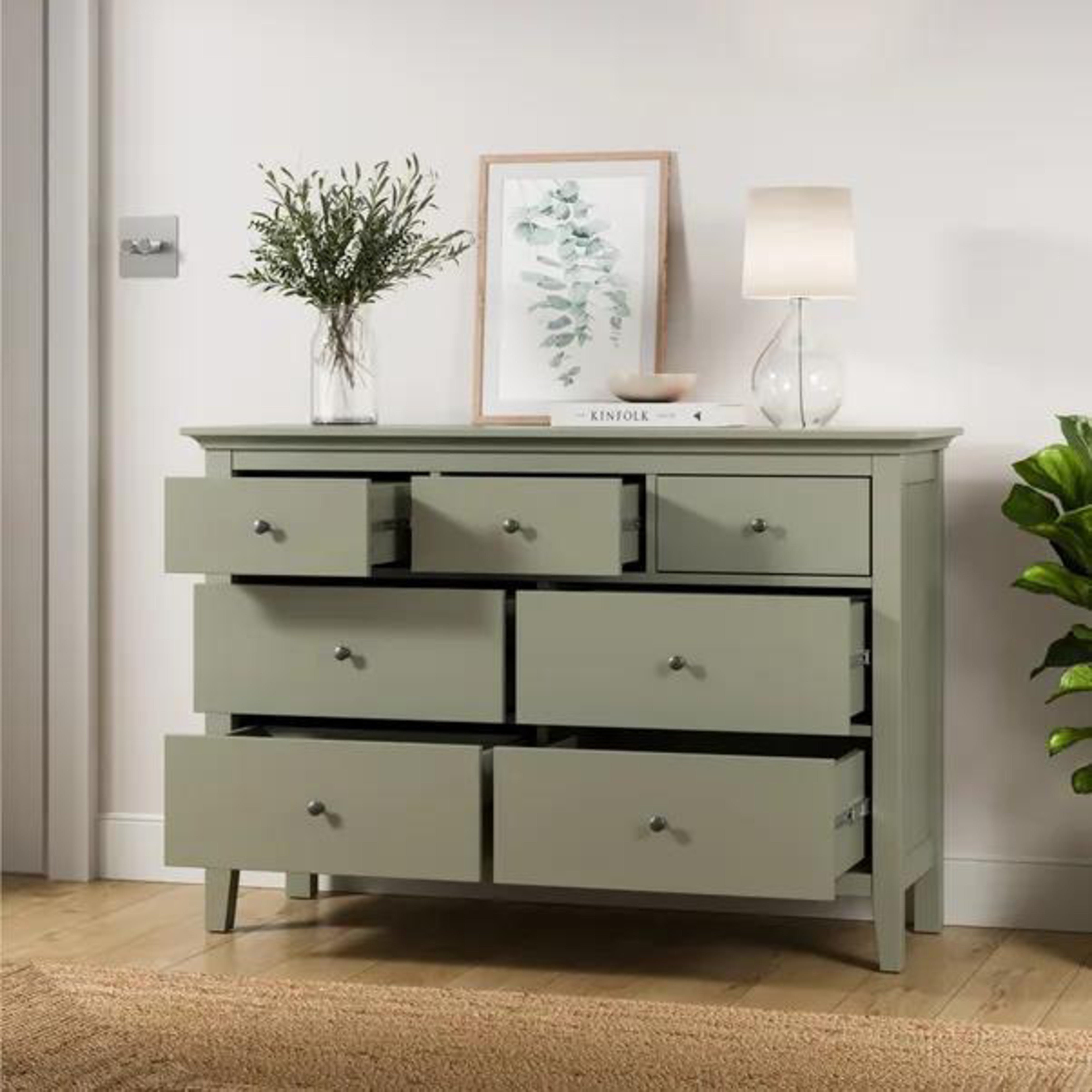 Wynmist Solid Wood 7 Drawer Dresser
