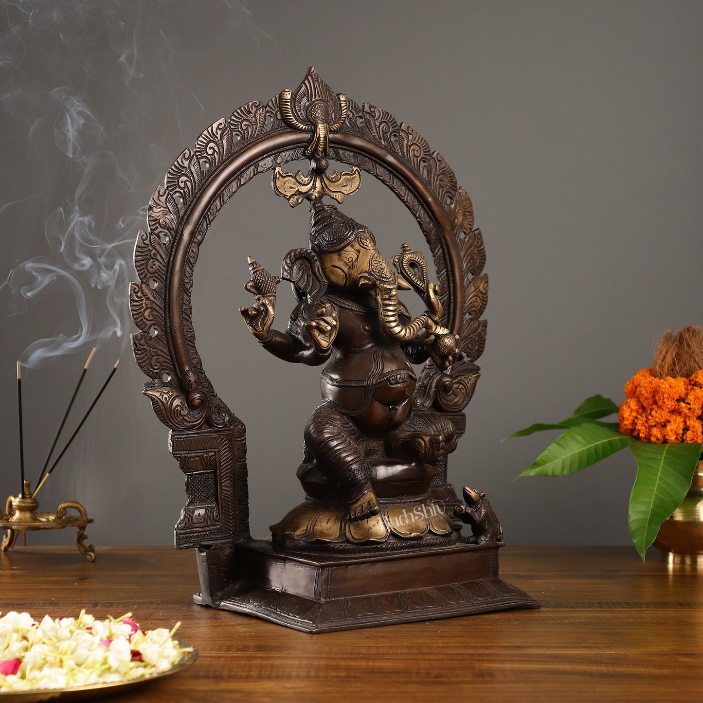18-Inch Brass Ganapati Idol with Antique Brown Finish and Frame