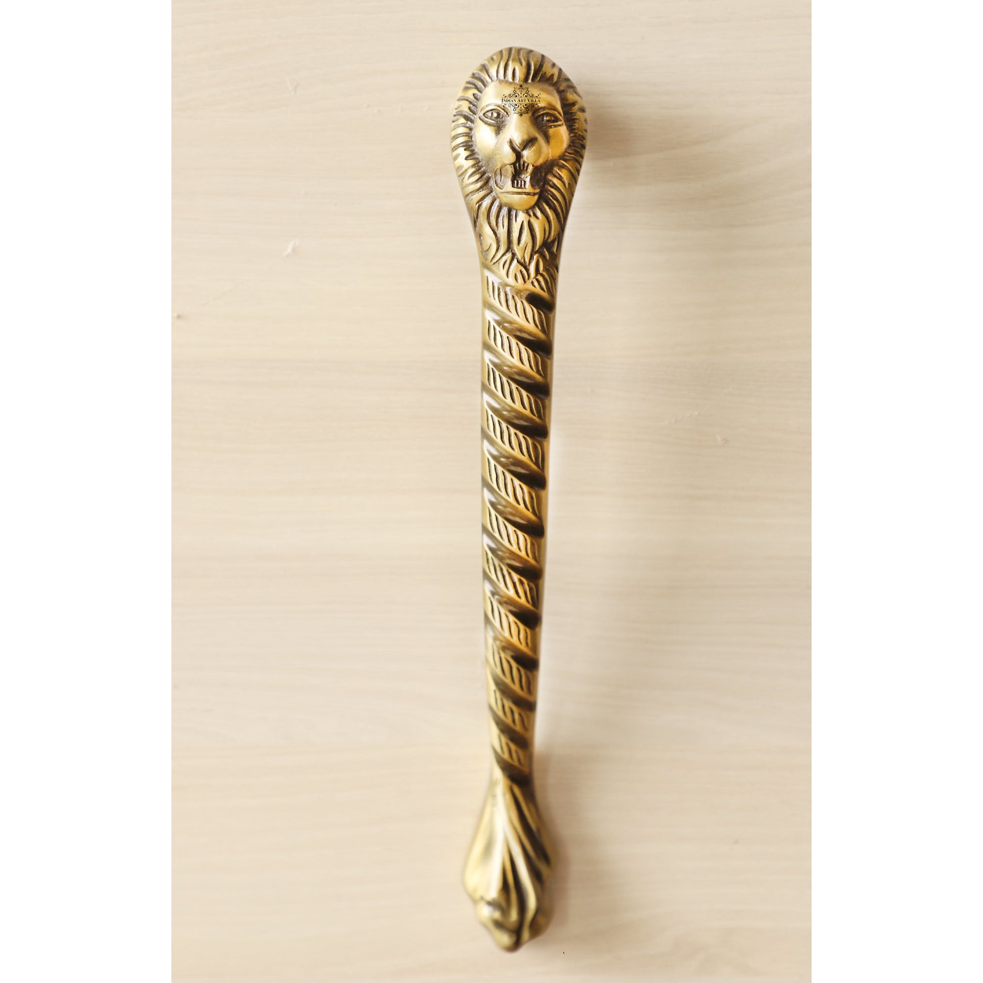Exquisite Brass-Finished Aluminum Door Handle with Lion Bearded Design – A Touch of Timeless Elegance