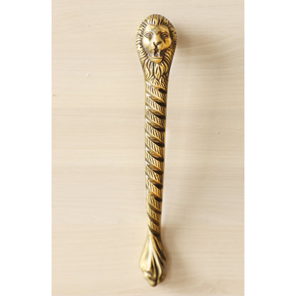 Exquisite Brass-Finished Aluminum Door Handle with Lion Bearded Design – A Touch of Timeless Elegance