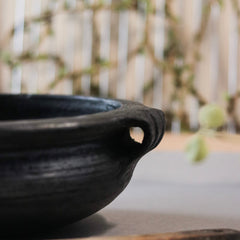 Velanstore Blackened Clay Urali with lid