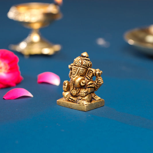 Brass Superfine Blessing Ganesha Idol (2 Inch)