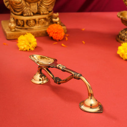 Brass Aarti Diya With Handle (7.5 Inch)