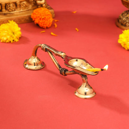 Brass Aarti Diya With Handle (7.5 Inch)