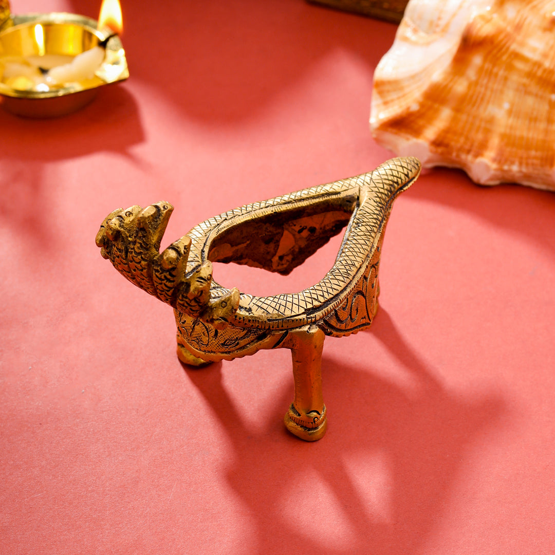 Brass Snake Conch Stand (3.2 Inch)