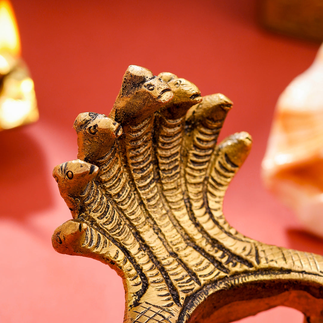 Brass Snake Conch Stand (3.2 Inch)