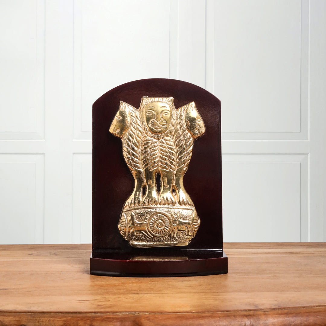 Ashok Stambh With Wooden Pannel