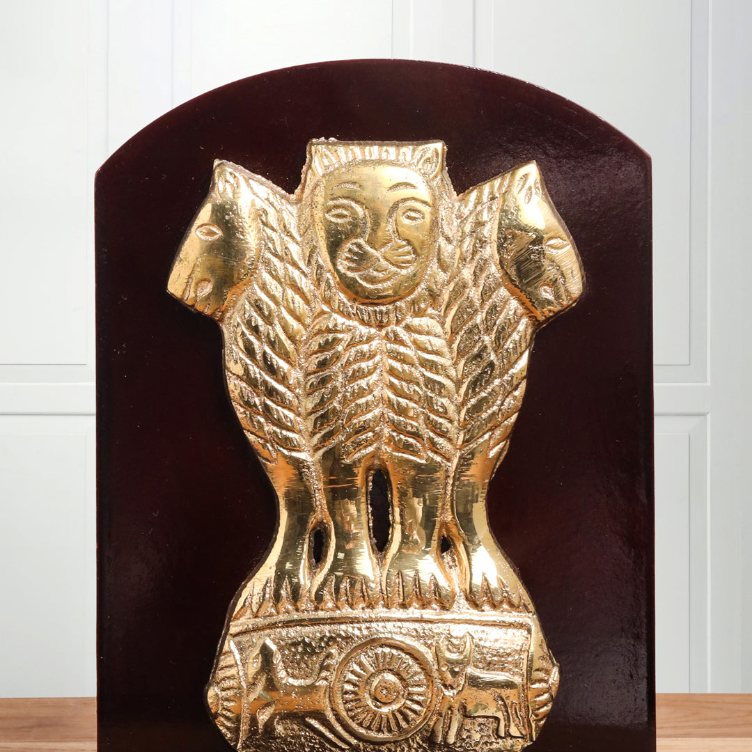 Ashok Stambh With Wooden Pannel