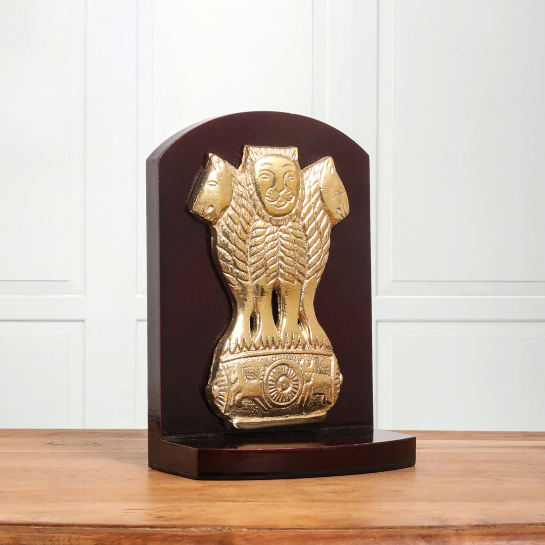 Ashok Stambh With Wooden Pannel