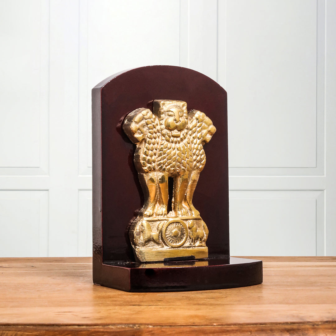 Ashok Stambh With Wooden Pannel