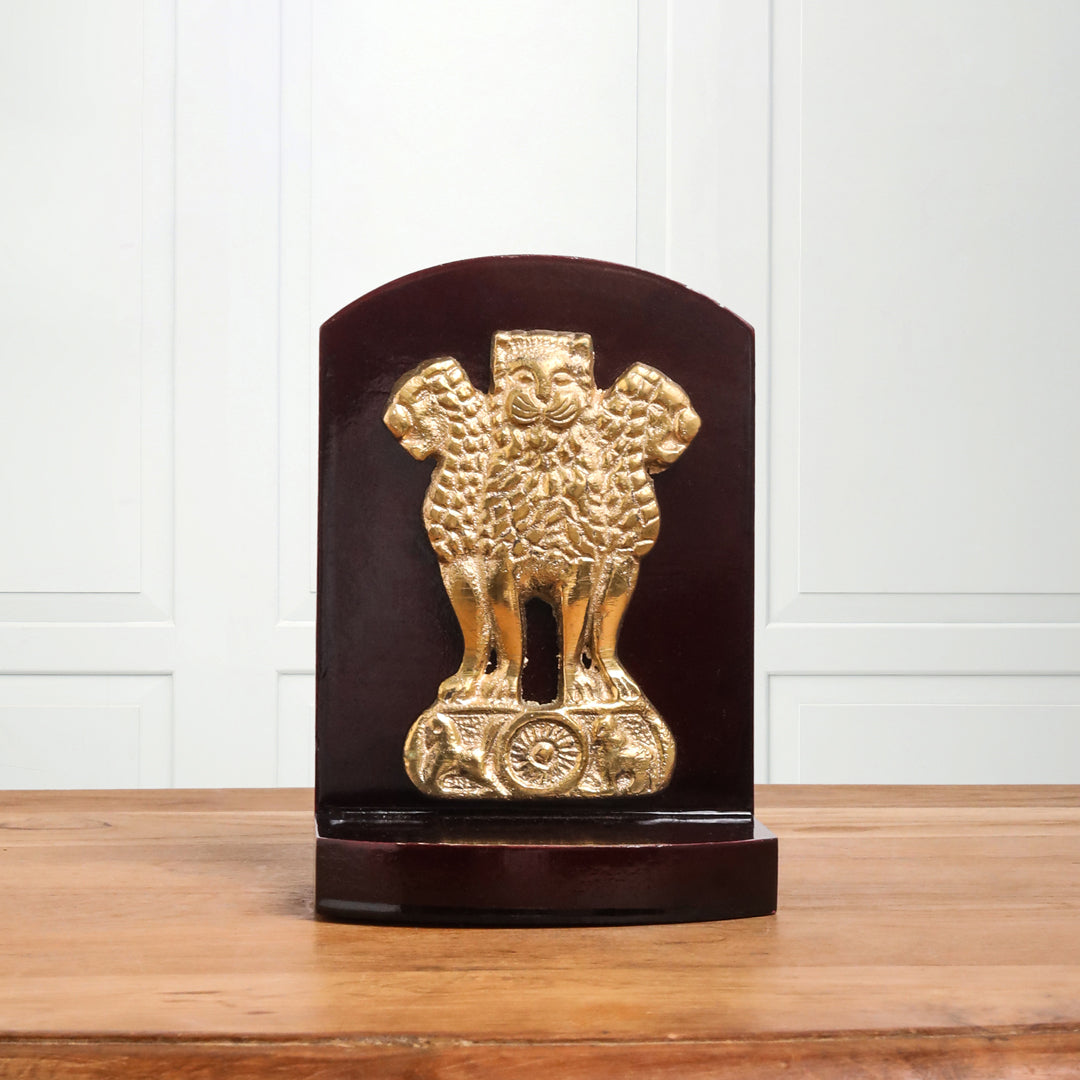 Ashok Stambh With Wooden Pannel