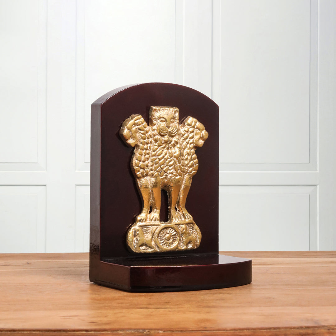 Ashok Stambh With Wooden Pannel