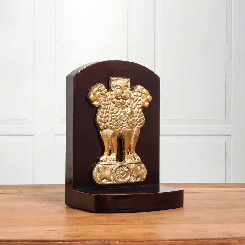 Ashok Stambh With Wooden Pannel