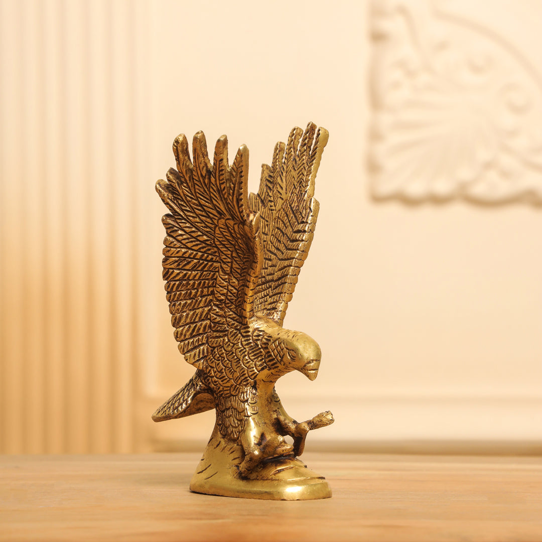 Brass Eagle Decorative Showpiece (6 Inch)