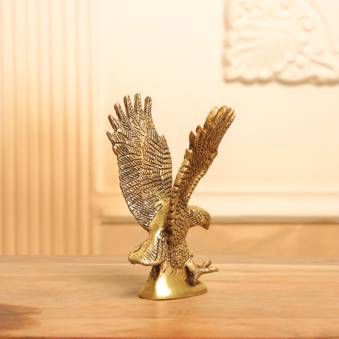 Brass Eagle Decorative Showpiece (6 Inch)