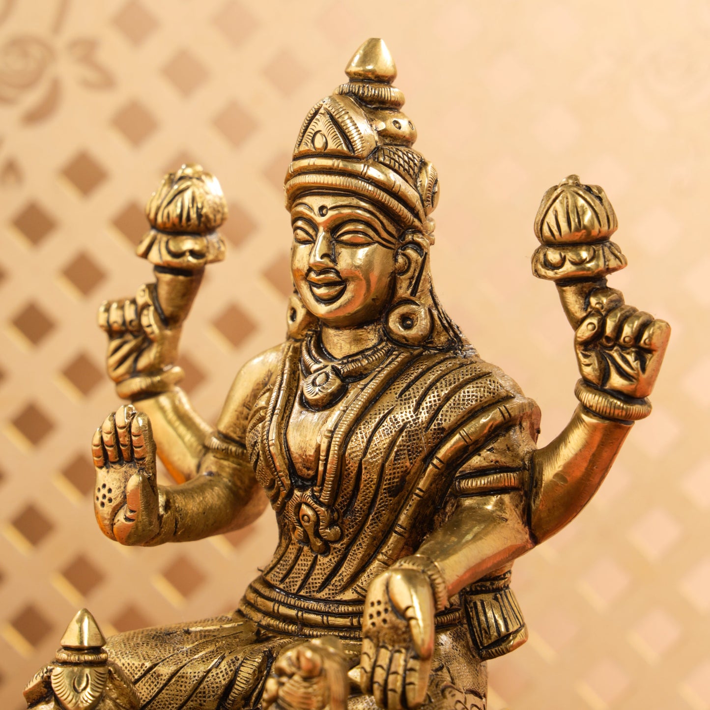 Brass Superfine Lotus Goddess Lakshmi Idol (5.5 Inch)