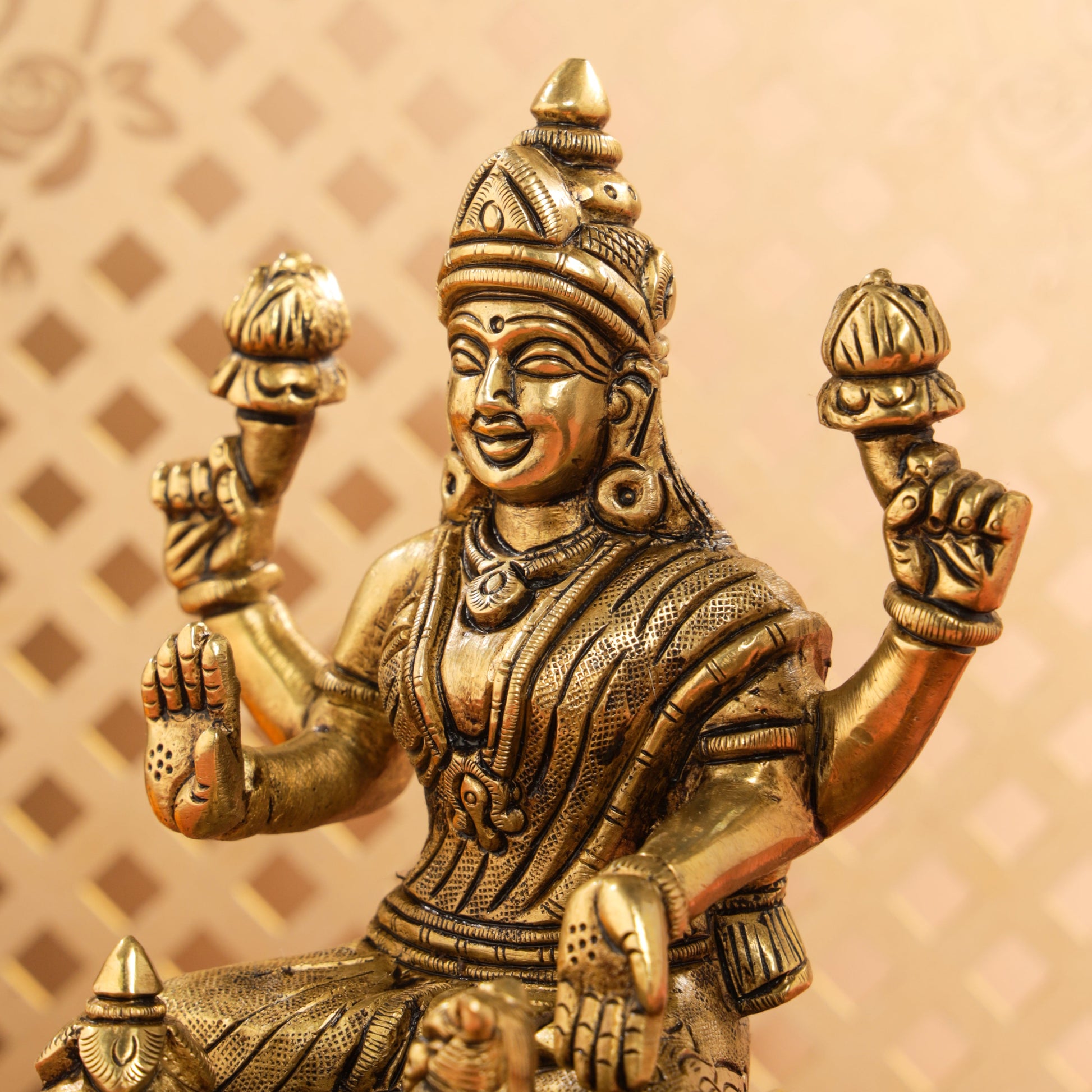 Brass Superfine Lotus Goddess Lakshmi Idol (5.5 Inch)
