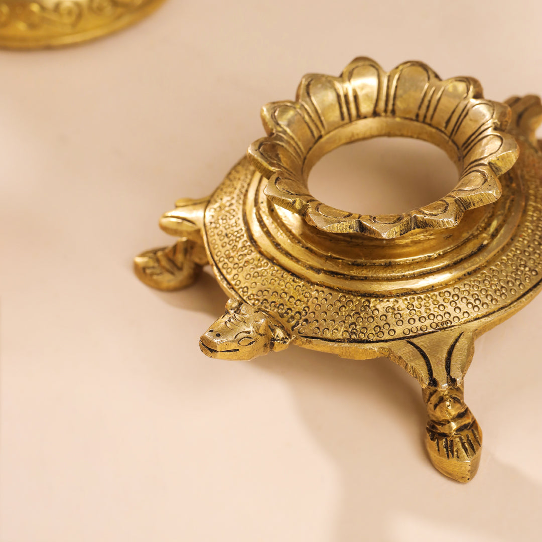 Brass Tortoise Conch Stand (2 Inch)