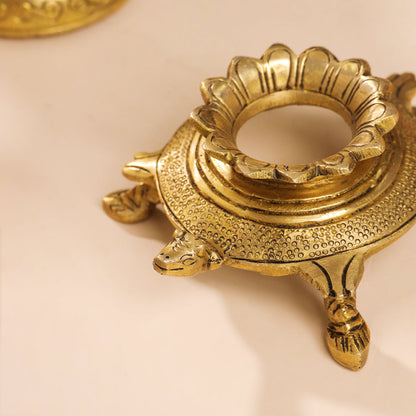 Brass Tortoise Conch Stand (2 Inch)