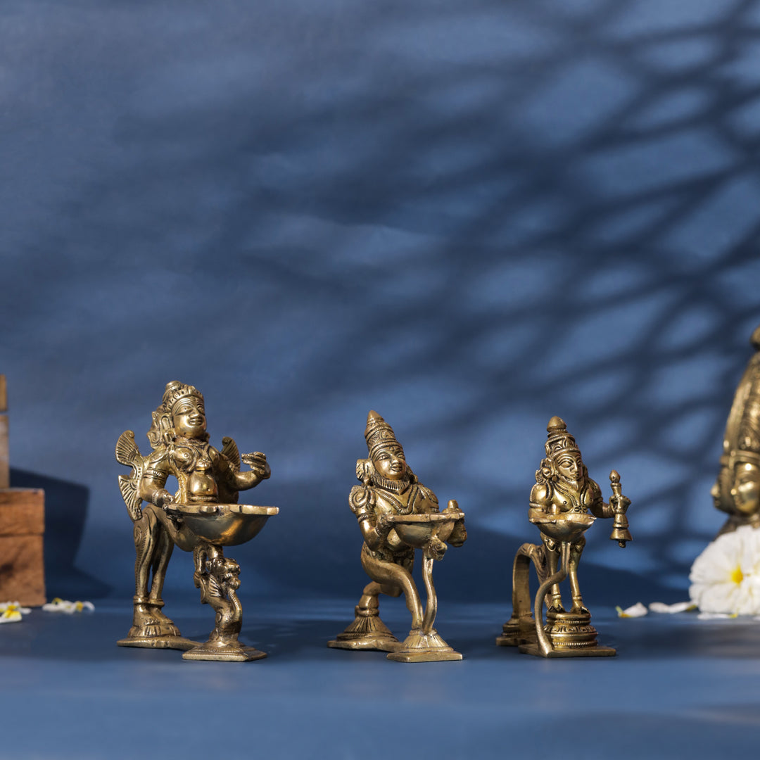 Brass Aarti Diya With Handle