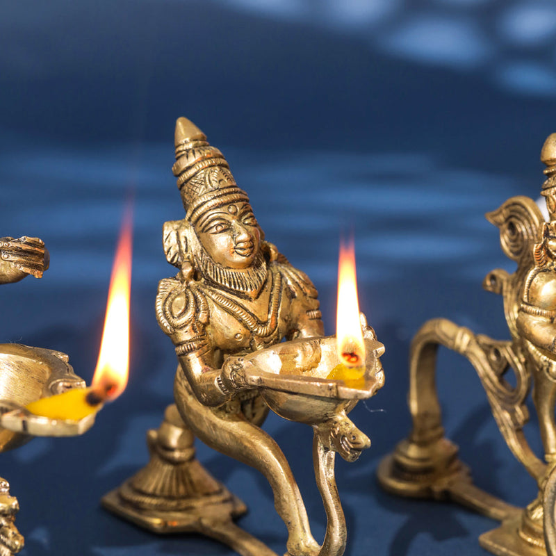 Brass Aarti Diya With Handle