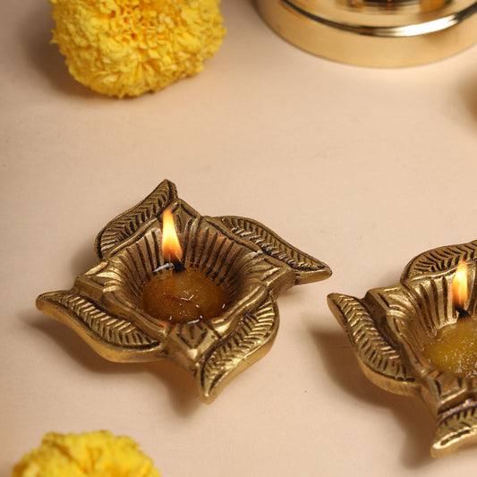 Brass Swastik Oil Diya Set (0.8 Inch)