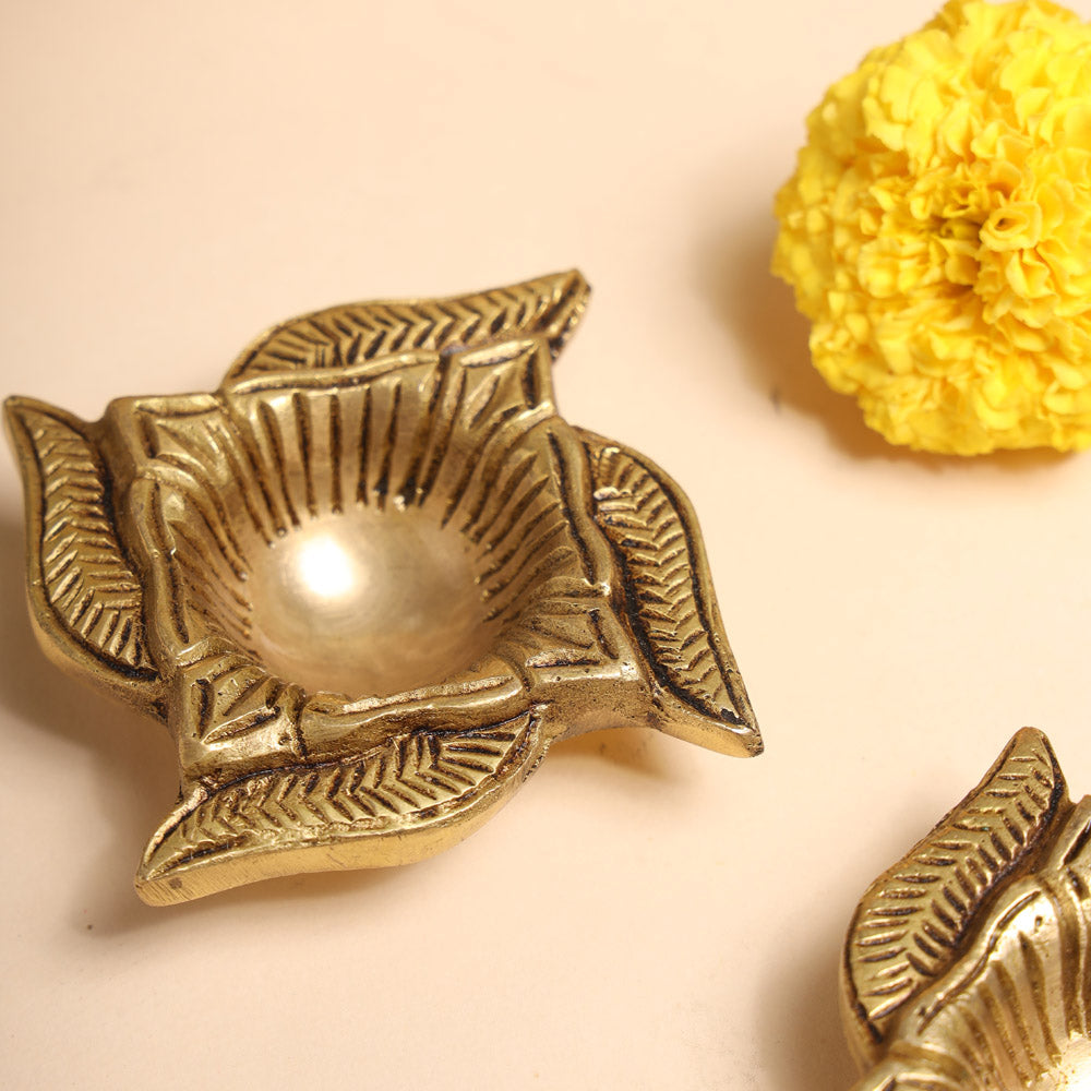 Brass Swastik Oil Diya Set (0.8 Inch)