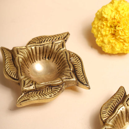 Brass Swastik Oil Diya Set (0.8 Inch)