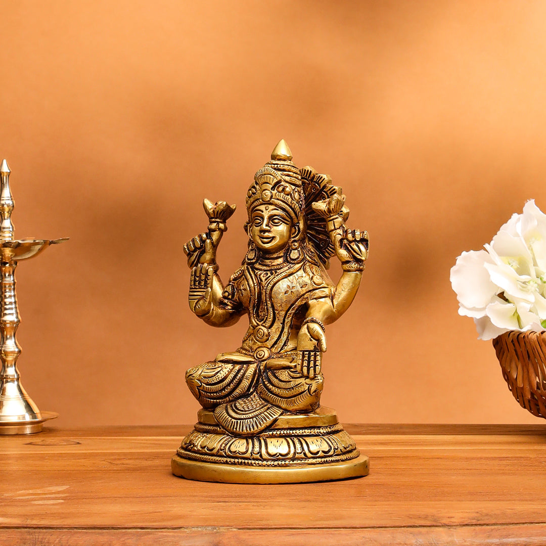 Brass Goddess Lakshmi Idol (6.8 Inch)
