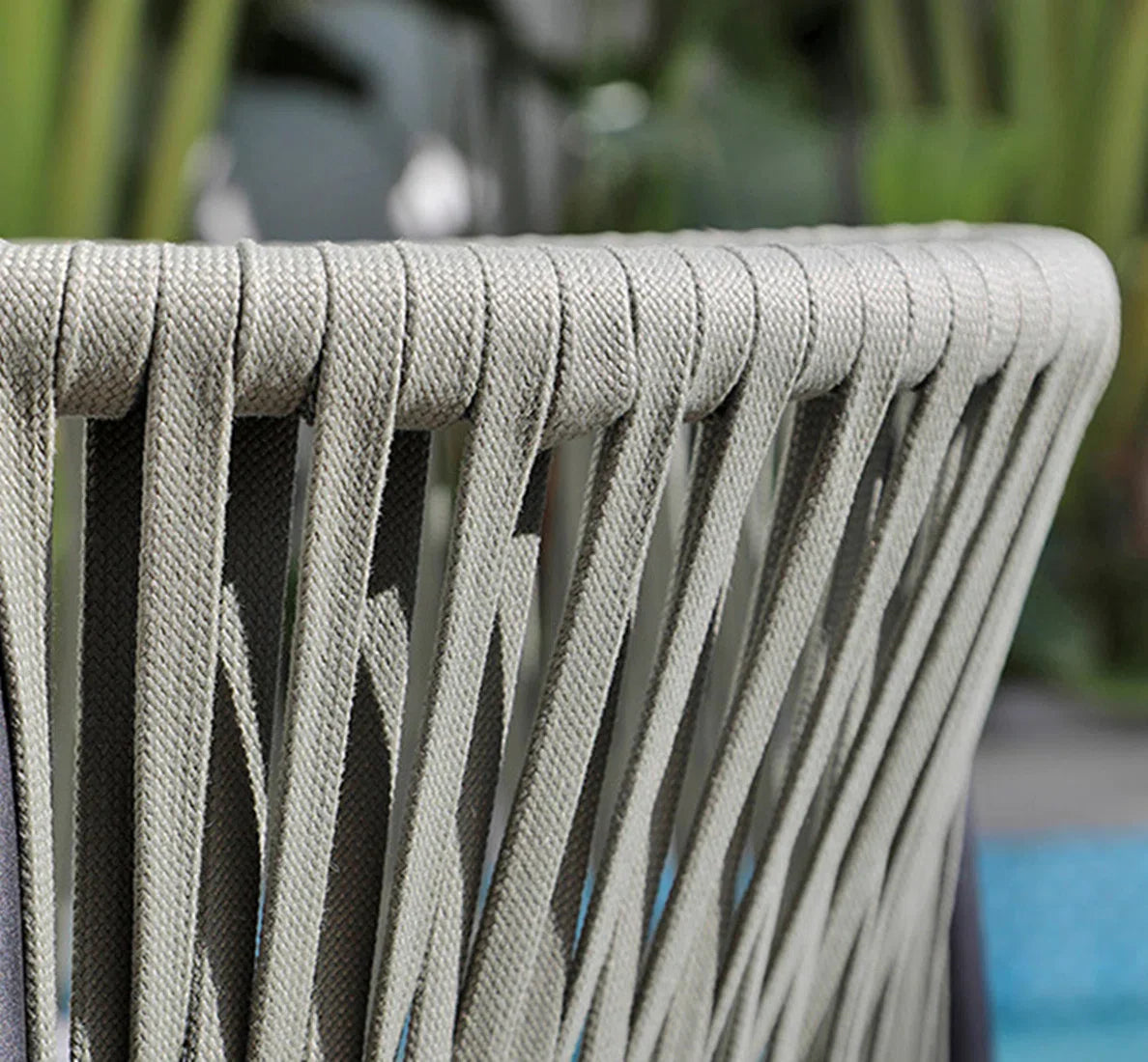 Rocío De la Outdoor Patio Seating Set 2 Chairs and 1 Table Set (Green) Braided & Rope