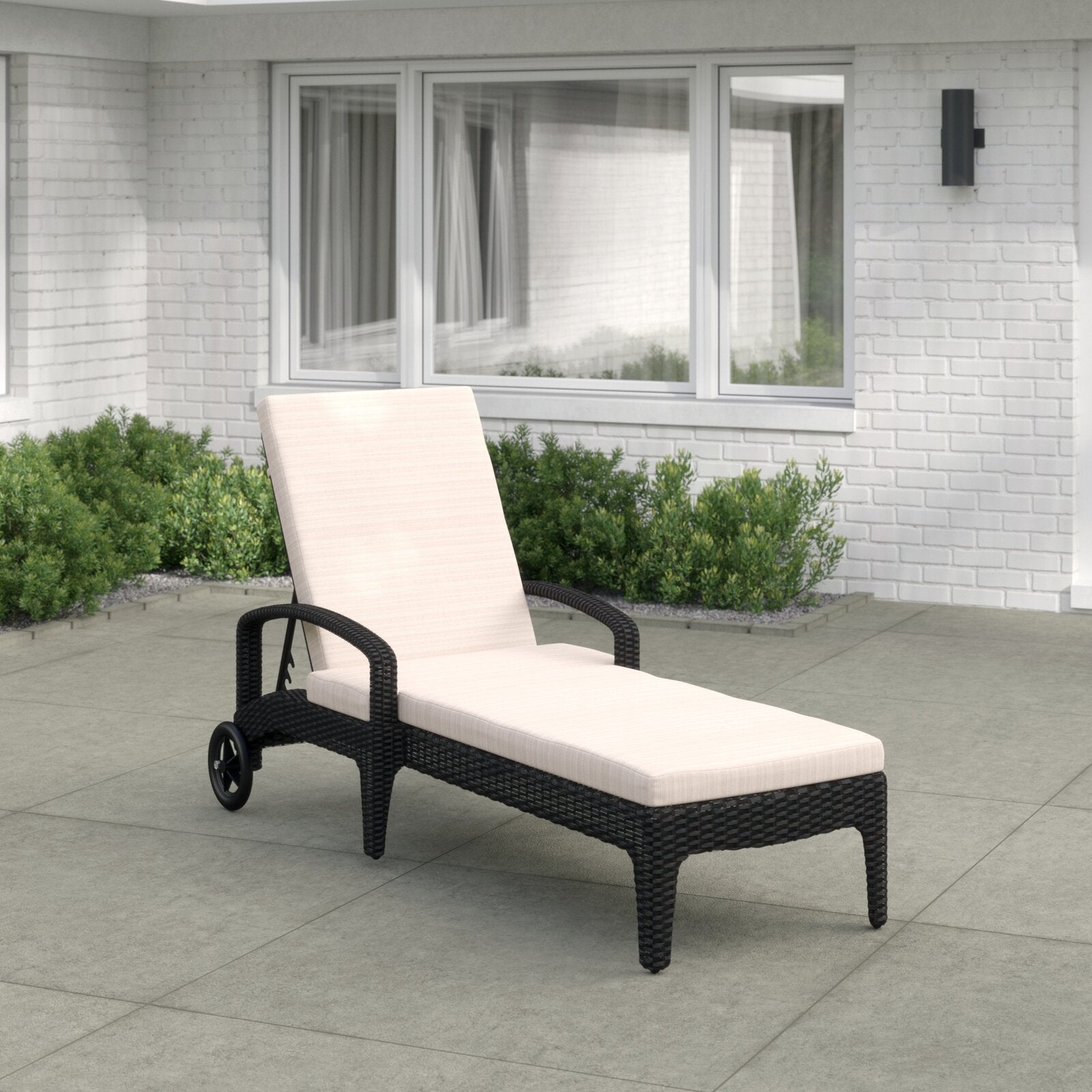 Brisk Outdoor Swimming Poolside Lounger (Black)
