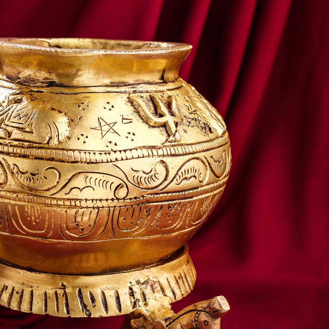 Brass Gangla Kalash With Stand (8 Inch)