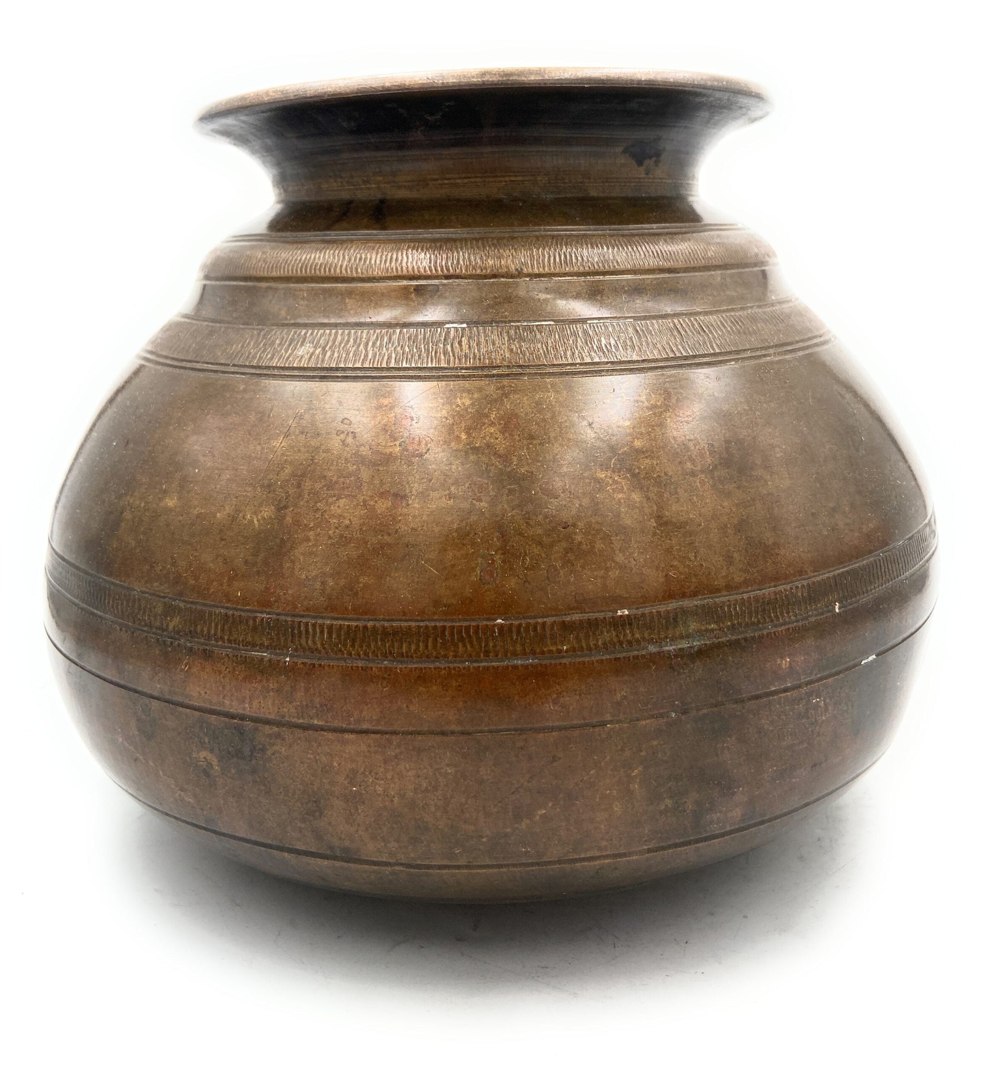 Bhunes Brass Antique Lota, Loota, Chambu, Lotiya, Water Kamandal,Gold, 7 Inch, 1 Piece