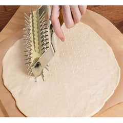 Pizza Hole Puncher, Cake Pie Pizza Cookies Bread Pastry Dough Docker Roller Wheel Hole Punch for Cake Pie Bread Pastry Baking Tool(13.3x20.5x5cm)
