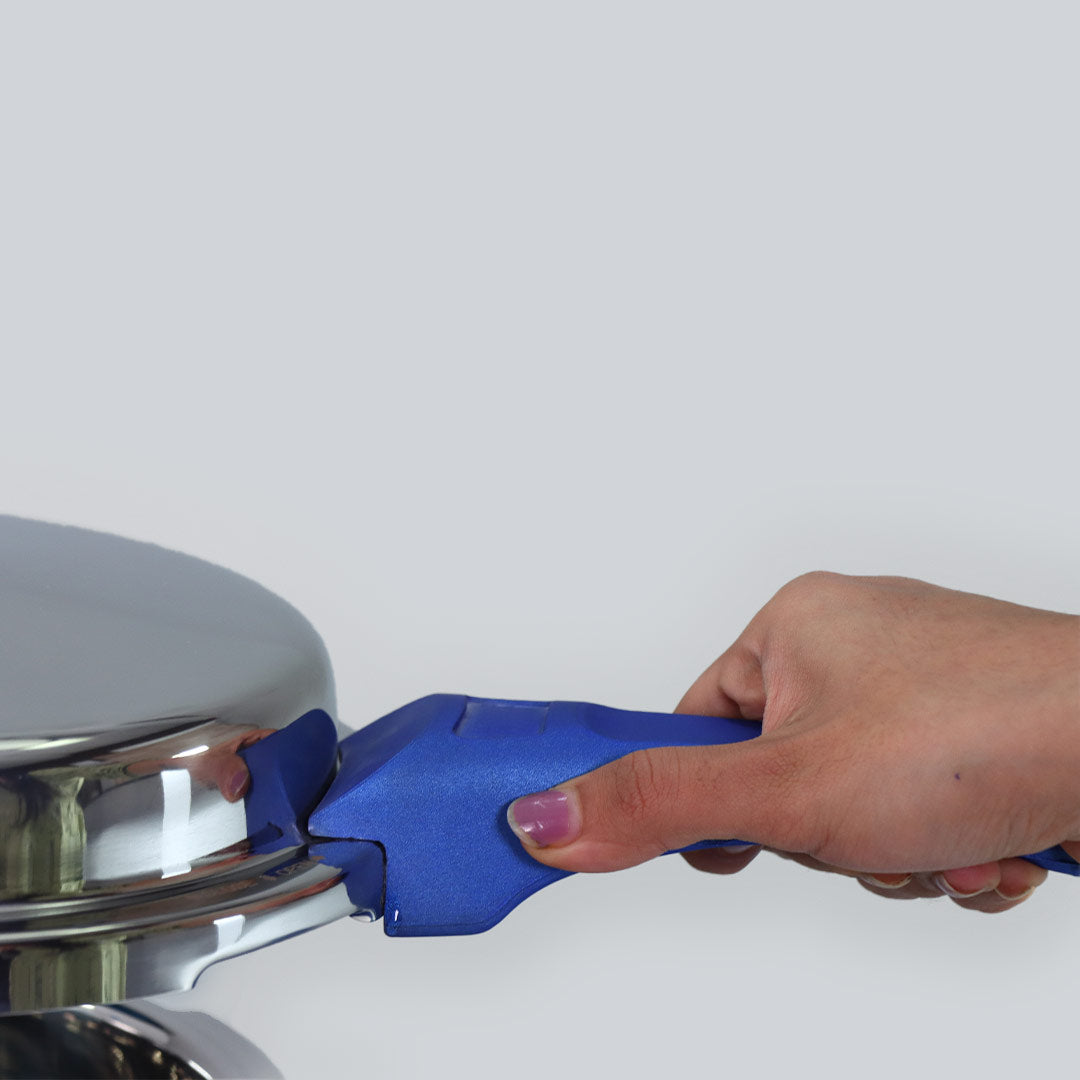 Wonderchef Nigella Pressure Cooker 3 Litres, Blue – Lid Handle