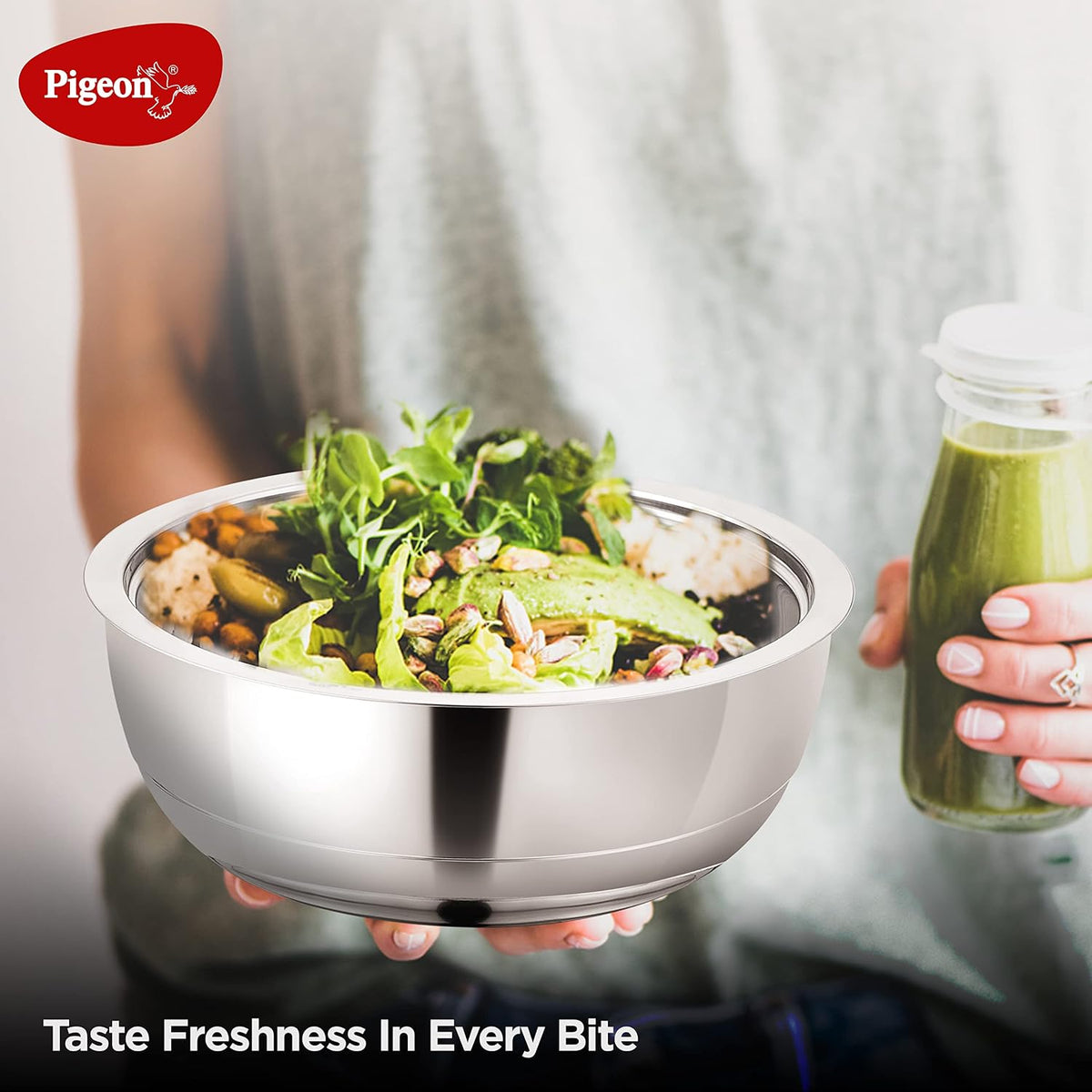 Pigeon Stainless Steel Serving Gravy Pot/Casserole 2700 ml Double Insulated Wall with Glass Lid to Your Food Warm for Lo